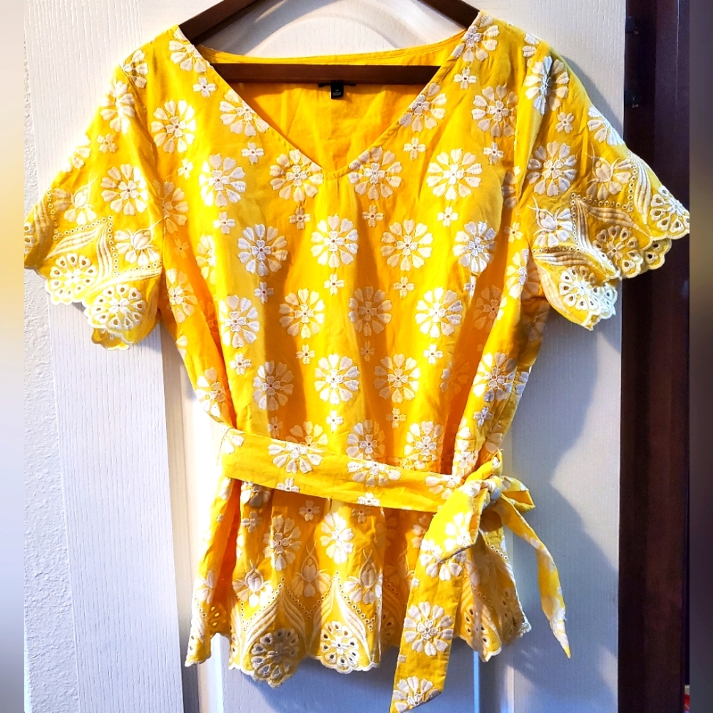Talbots Yellow Bouse with white Embroidered Flowers Size 14